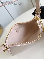 LOUIS VUITTON | LV Bloom Pochette Bag Calfskin M25784 Sand color - 4
