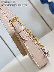 LOUIS VUITTON | LV Bloom Pochette Bag Calfskin M25784 Sand color - 6