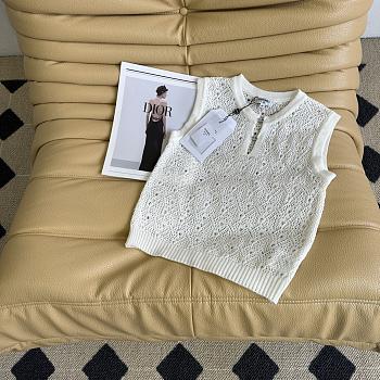 CHANEL | Hollow knit tops in white/black