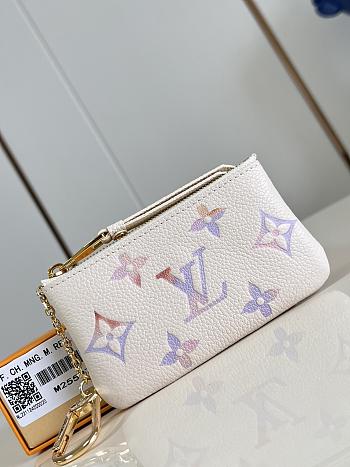 LOUIS VUITTON | Key Pouch Dream Beige M25597