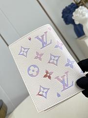 LOUIS VUITTON | Passport Cover Monogram Empreinte Leather  - 3