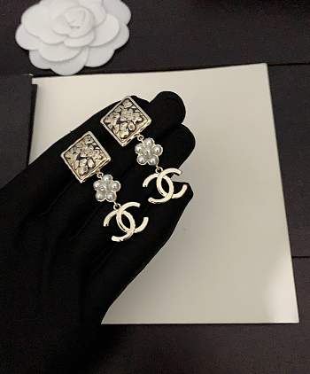 Chanel petal pearl earrings