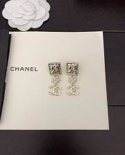 Chanel petal pearl earrings - 3