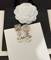 Chanel petal pearl earrings - 2