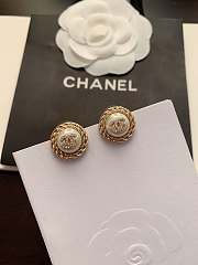 Chanel round pearl earrings - 1