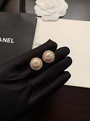 Chanel round pearl earrings - 4