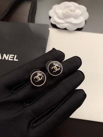 Chanel Popular round black earrings