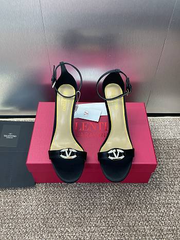 Valention Logo High-Heels 9.5 cm 02