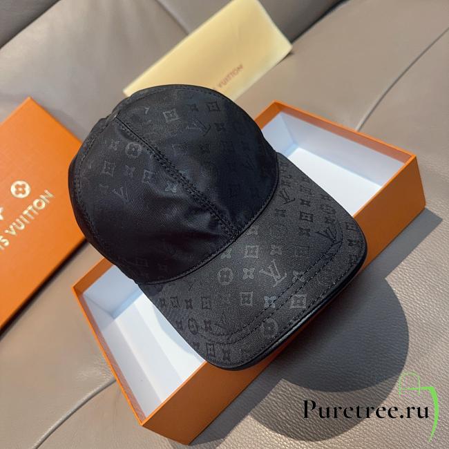 LOUIS VUITTON | baseball cap features a subtle print 02 - 1
