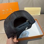 LOUIS VUITTON | baseball cap features a subtle print 02 - 5