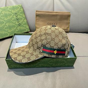 GUCCI | classic baseball cap features a bee design 04
