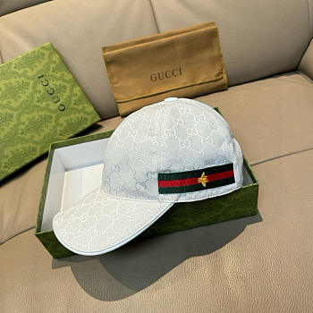GUCCI | classic baseball cap features a bee design 05