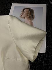 Chanel waist-cinching dress in beige - 5