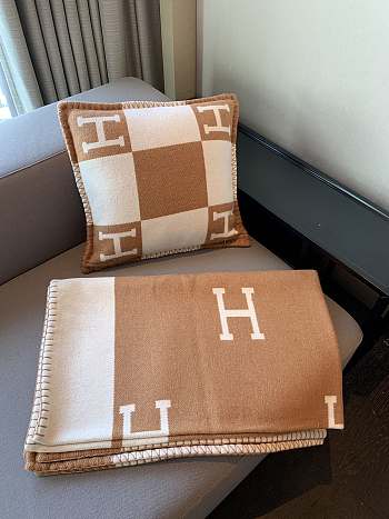 HERMES | Blanket & Pillow In Brown