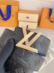 Louis Vuitton modern Taurillon leather in black 4 cm - 5