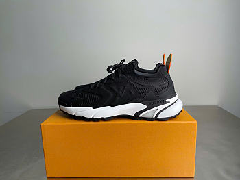 LOUIS VUITTON | LV Runner Tatic Sneaker In Black/ White