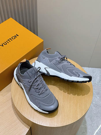 LOUIS VUITTON | LV Runner Tatic Sneaker 03