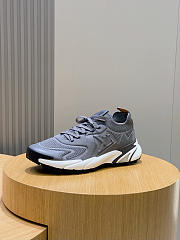 LOUIS VUITTON | LV Runner Tatic Sneaker 03 - 2