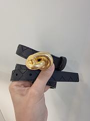 Bottega Veneta Knot belt features an intrecciato-woven 01 - 1