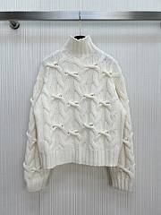 Chanel hand-crocheted cashmere pullover sweater in white - 4