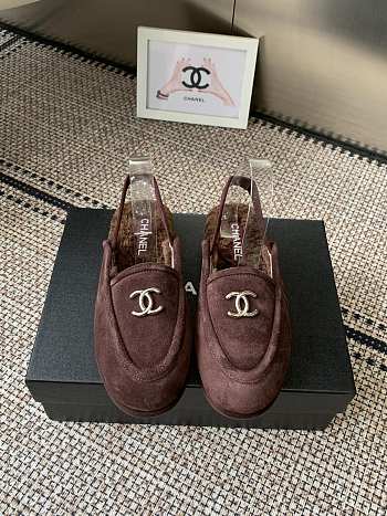 CHANEL | fall/winter fur sandals 03
