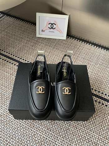 CHANEL | fall/winter fur sandals 04