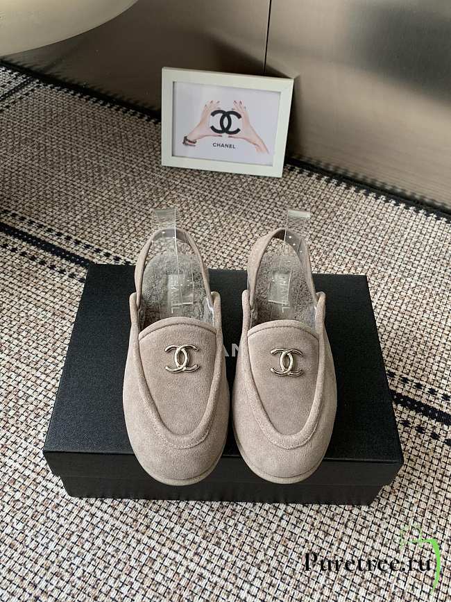 CHANEL | fall/winter fur sandals 05 - 1