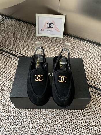 CHANEL | fall/winter fur sandals 06