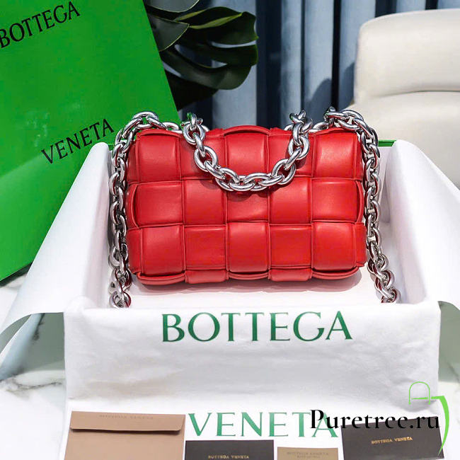Bottega Veneta Chain Cassette leather crossbody bag in red - 1