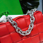 Bottega Veneta Chain Cassette leather crossbody bag in red - 3