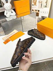 LOUIS VUITTON | LV Cosy Flat Comfort Clog Cacao Brown  - 4