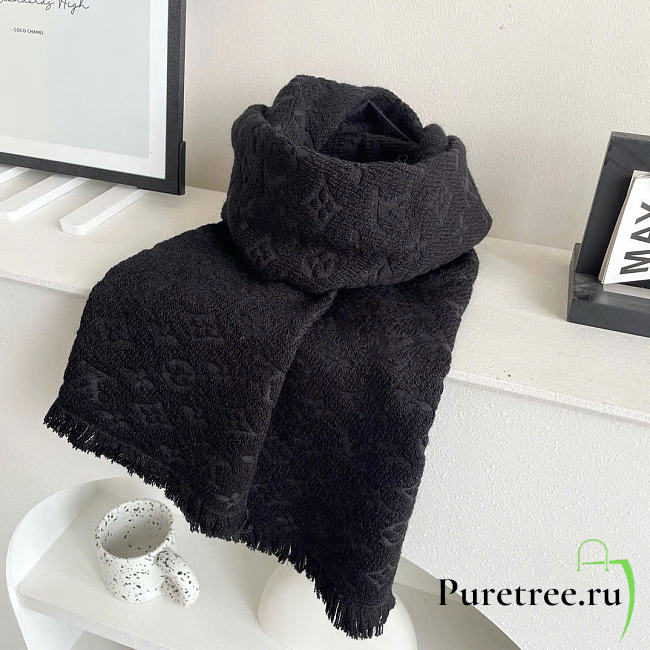 LOUIS VUITTON | Monogram Classic Scarf Black Muffler  - 1