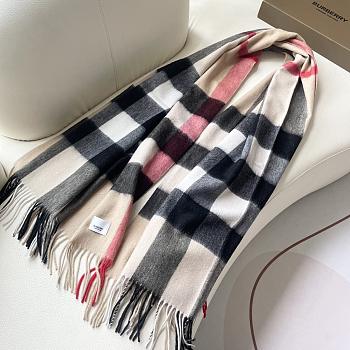 BURBERRY | Winter Plaid Cashmere Scarf With Tassel 01