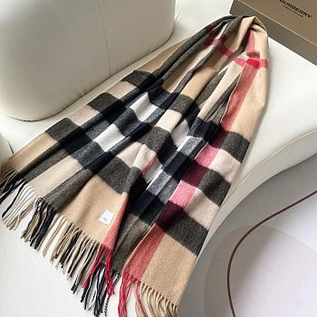 BURBERRY | Winter Plaid Cashmere Scarf With Tassel 04