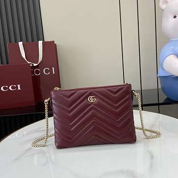 GUCCI | GG Marmont pochette with chain in Rosso Ancora red leather