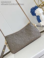 LOUIS VUITTON | Pochette Monogram Empreinte Khaki - 2