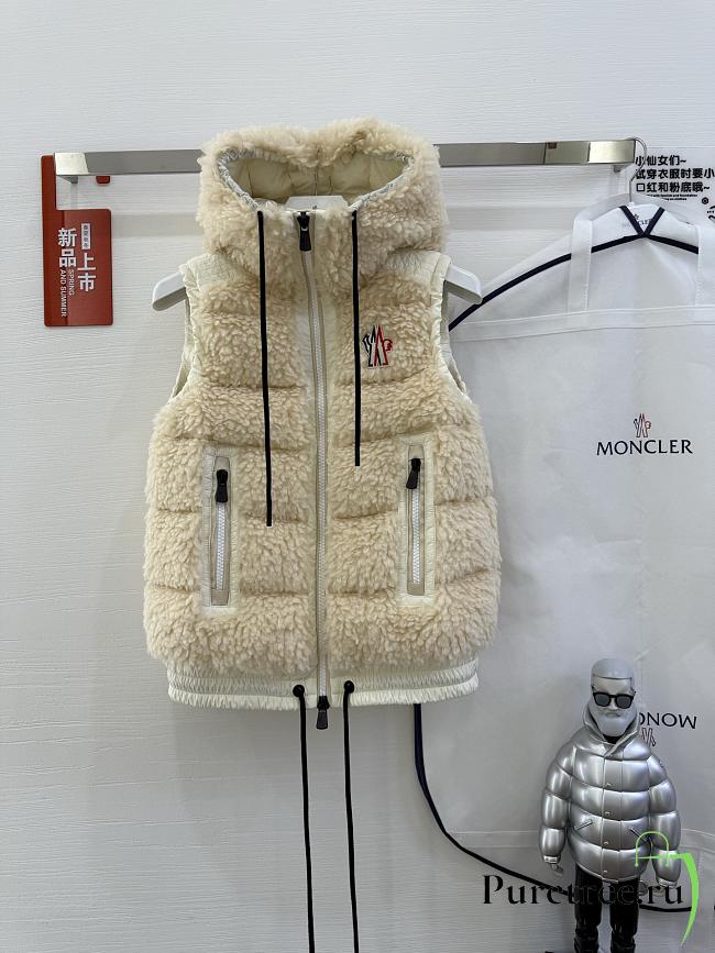 MONCLER | Classic Teddy Hooded Casual Down Vest In Beige - 1