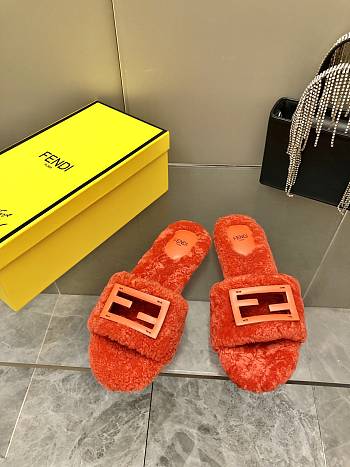 FENDI | Lady Wool Slippers 01