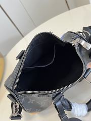 LOUIS VUTTON | Keepall 25 Monogram Eclipse  - 4