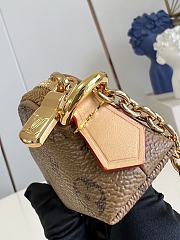 LOUIS VUTTON | Cosmetic Lipstick Pouch Monogram canvas - 6