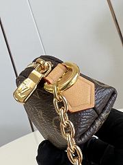 LOUIS VUTTON | Cosmetic Lipstick Pouch Brown Monogram canvas - 3