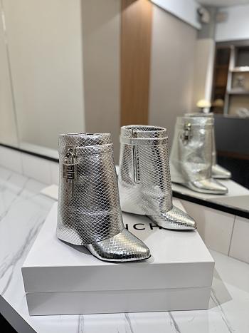 GIVENCHY | Shark Lock Padlock Ankle Boots 05
