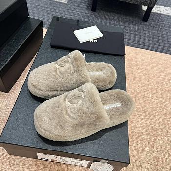 CHANEL | wool slippers 01