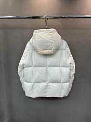 MONCLER | SERFANTO Down Jacket In White - 6