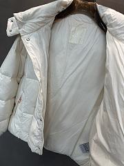 MONCLER | SERFANTO Down Jacket In White - 3