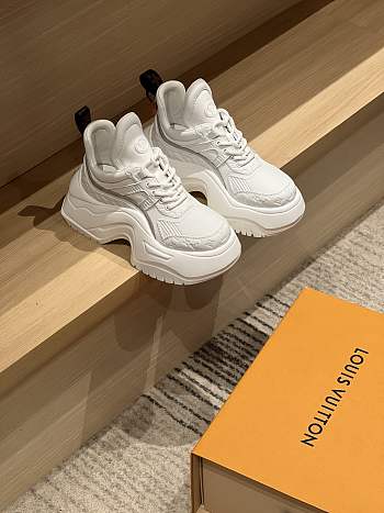 LOUIS VUITTON | Thick-soled height-increasing sneakers 05