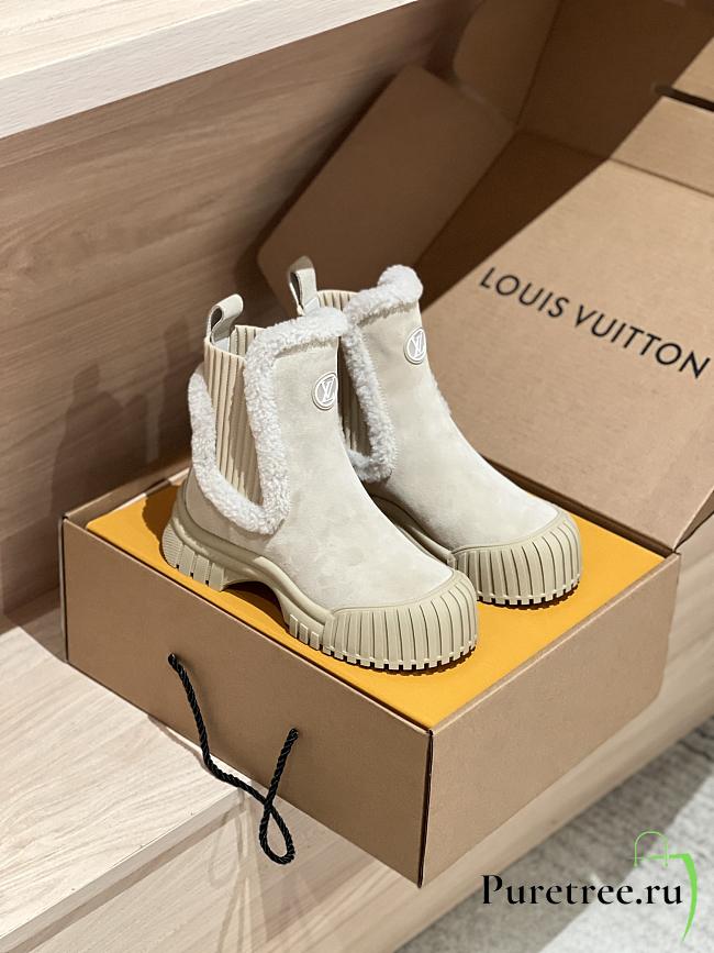 LOUIS VUITTON | V Winter runway-style wool Chelsea and ankle boots beige - 1