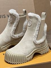 LOUIS VUITTON | V Winter runway-style wool Chelsea and ankle boots beige - 2