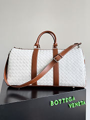 BOTTEGA VENETA | Medium Intrecciato Duffle Bag In White - 1