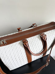 BOTTEGA VENETA | Medium Intrecciato Duffle Bag In White - 2